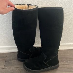 Women’s classic ugg boots. TALL. Zip up size 6 black